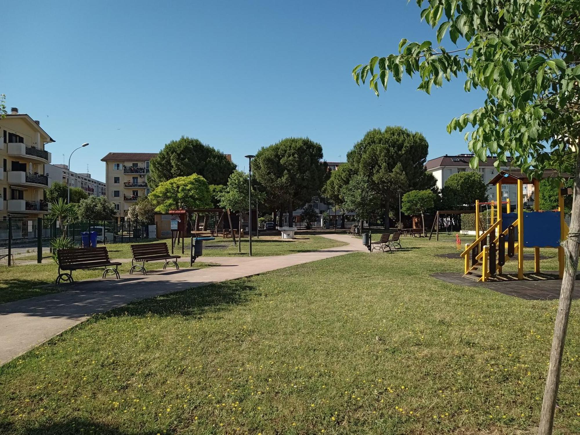 Апартаменты Casa Giardino Сан-Бенедетто-дель-Тронто Экстерьер фото